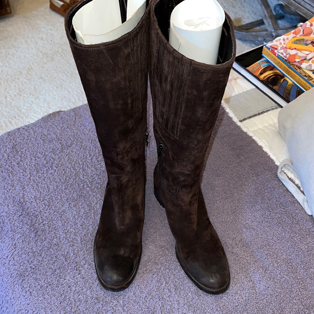 Prada suede boots. Size 39. Made in Italy.